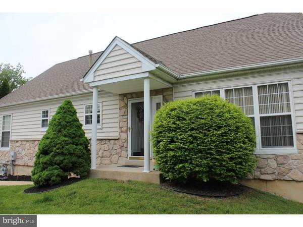 4227 CHATHAM CIR, Aston, PA 19014