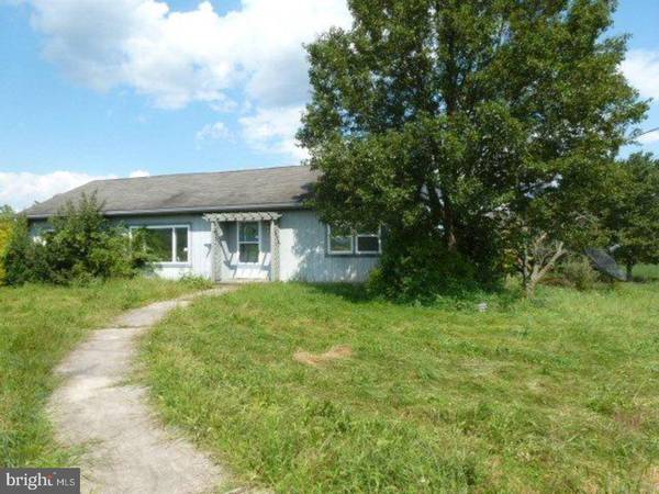 10 BUCK LN, Grantville, PA 17028