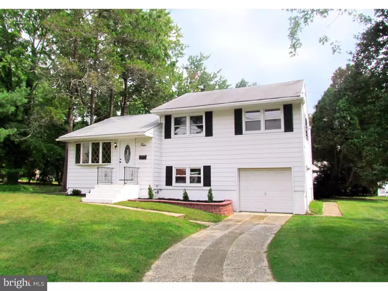 4 TRINITY PL, Barrington, NJ 08007