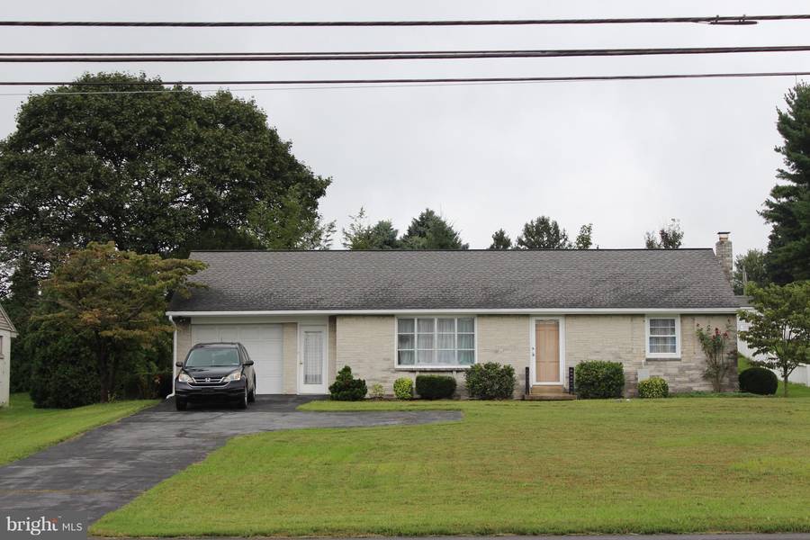 751 W MAIN ST, New Holland, PA 17557