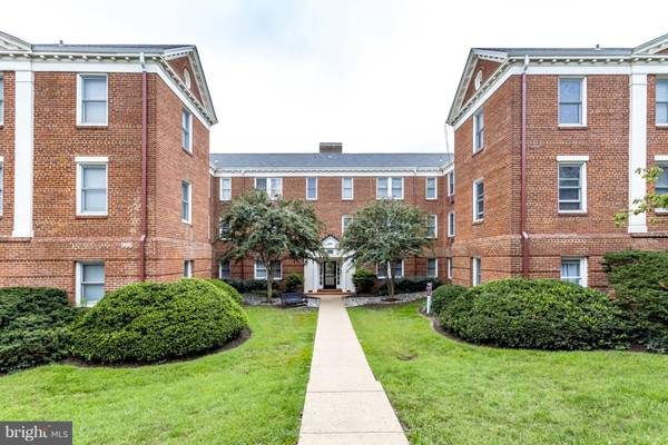 906 WASHINGTON ST S #307, Alexandria, VA 22314