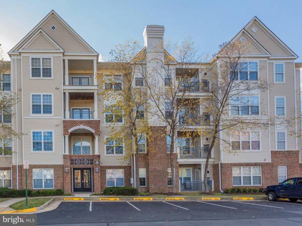 3021 NICOSH CIR #1206, Falls Church, VA 22042