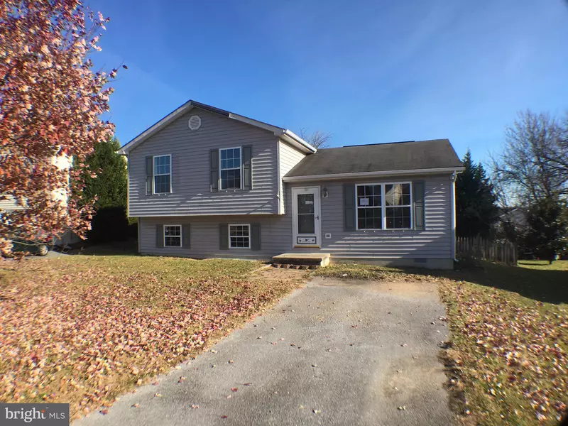 155 FARM POND LN, Martinsburg, WV 25404