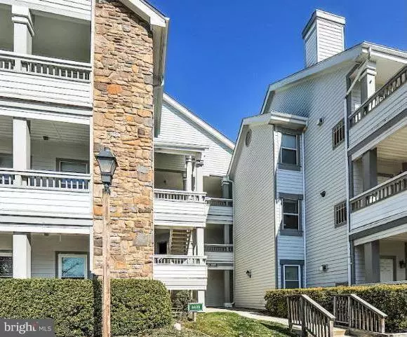 4405 FAIR STONE DR #106, Fairfax, VA 22033