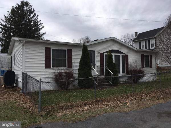 118 N 2ND ST, Auburn, PA 17922