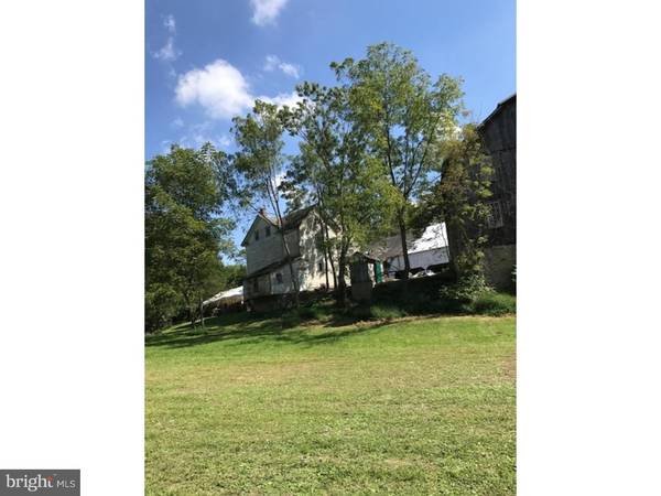 8263 ALLEMAENGEL RD, New Tripoli, PA 18066