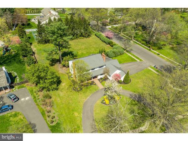 1 W WALNUT AVE, Moorestown, NJ 08057