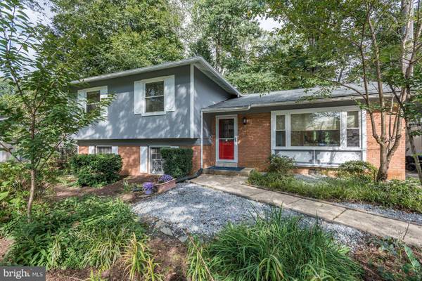 5605 RAVENEL LN, Springfield, VA 22151