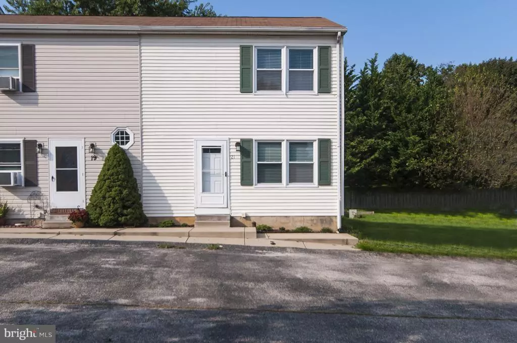 Stewartstown, PA 17363,21 CAMELOT CT