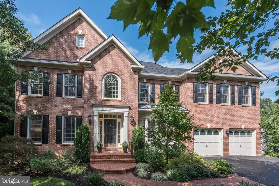 1588 CARLIN LN, Mclean, VA 22101