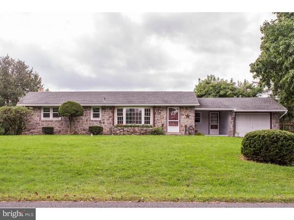 1603 LLOYD LN, Pennsburg, PA 18073