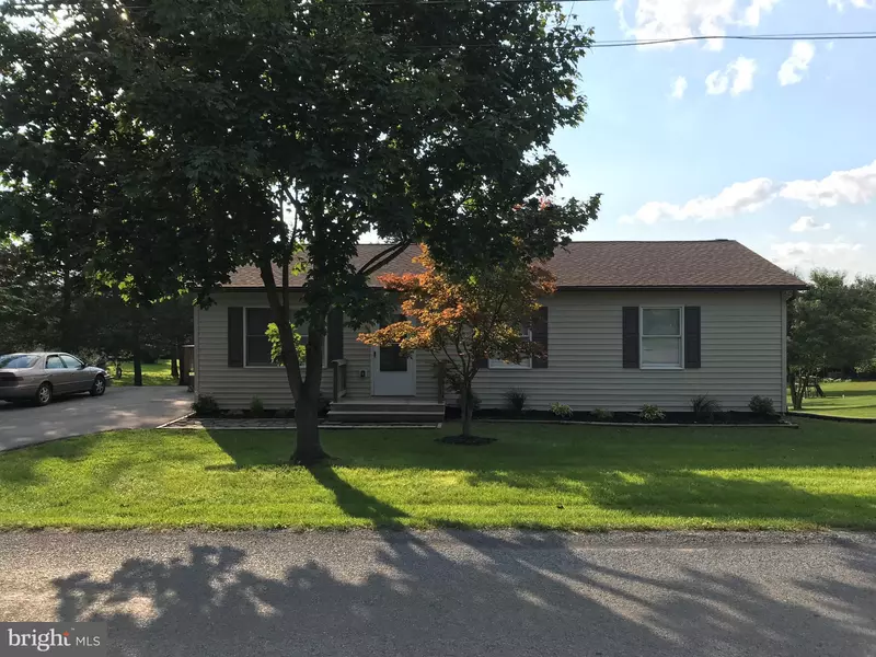 225 WHISPERING ECHOS DR, Kearneysville, WV 25430