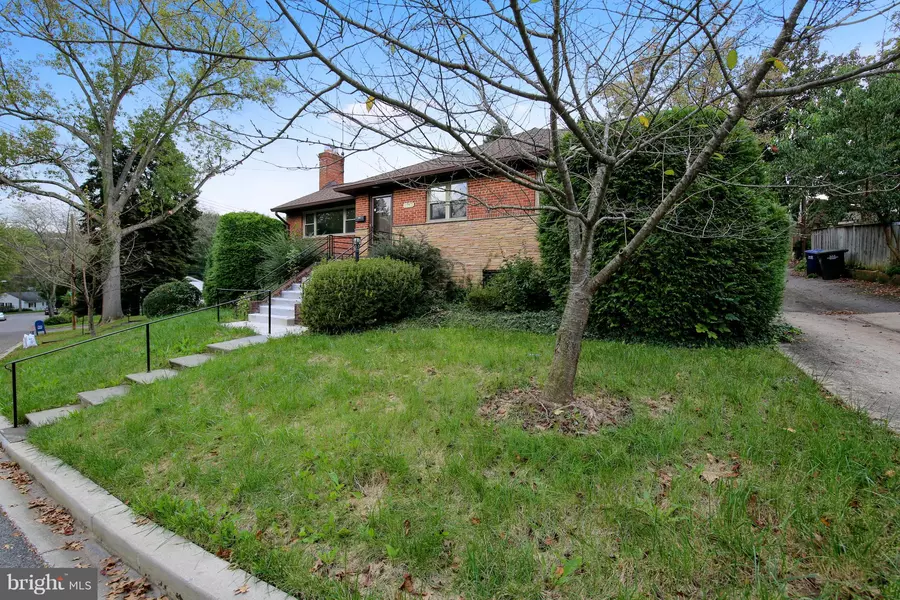 5183 LINNEAN TER NW, Washington, DC 20008