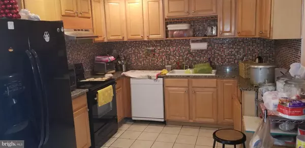 Woodbridge, VA 22193,5356 MACWOOD DR