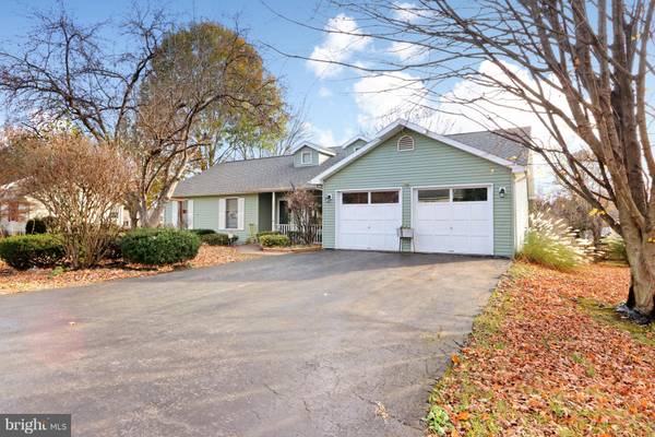 215 DARTMOUTH, Falling Waters, WV 25419