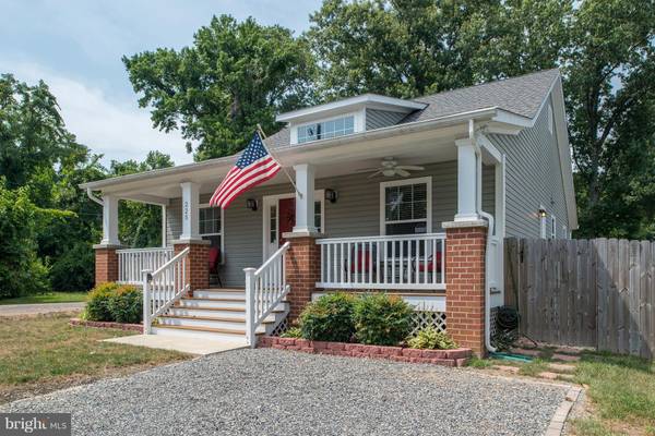 225 LONGFELLOW AVE, Colonial Beach, VA 22443