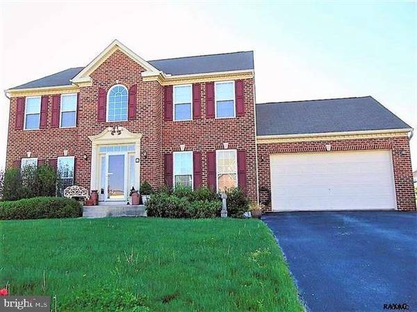 2 FIRMIN WAY, Hanover, PA 17331