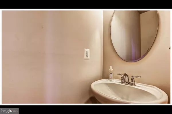 Hanover, PA 17331,805 BLOSSOM DR