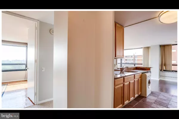 Baltimore, MD 21218,4000 CHARLES ST #901