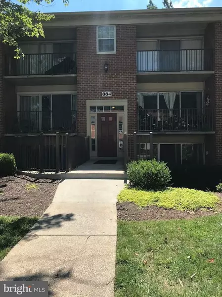 884 COLLEGE PKWY #104, Rockville, MD 20850