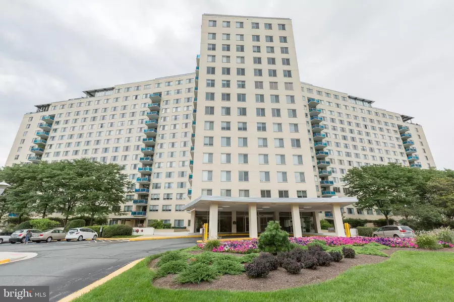 10401 GROSVENOR PL #214, Rockville, MD 20852