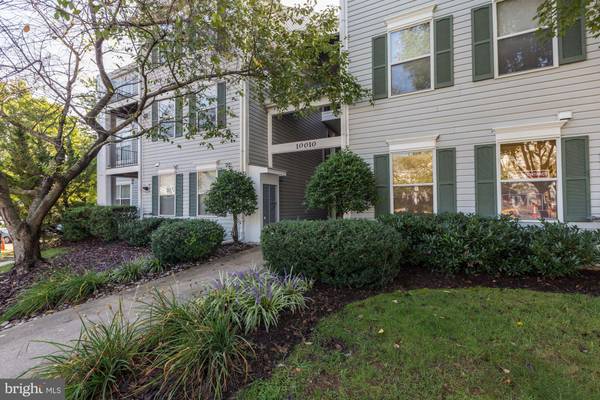 10010 VANDERBILT CIR #8-9, Rockville, MD 20850