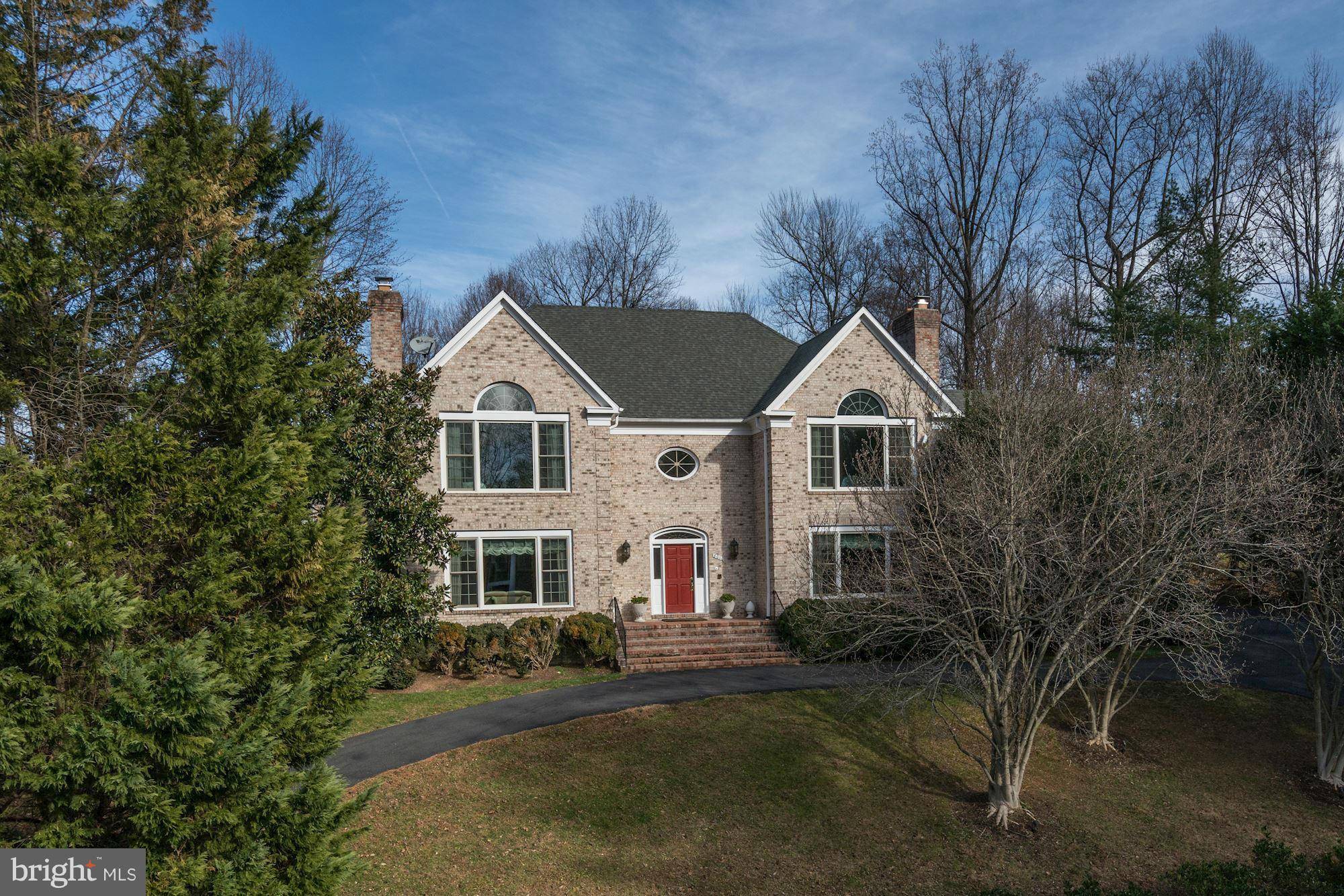 8010 GREENWICH WOODS DR, Mclean, VA 22102