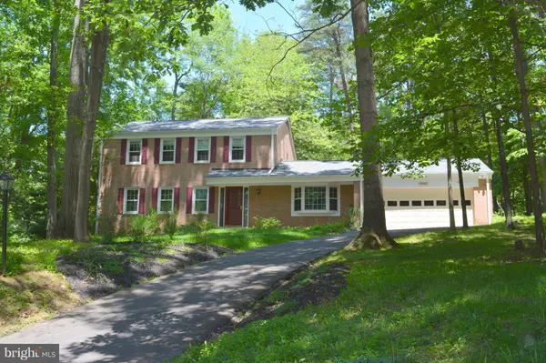 2420 BRAMBLEBUSH CT, Reston, VA 20191