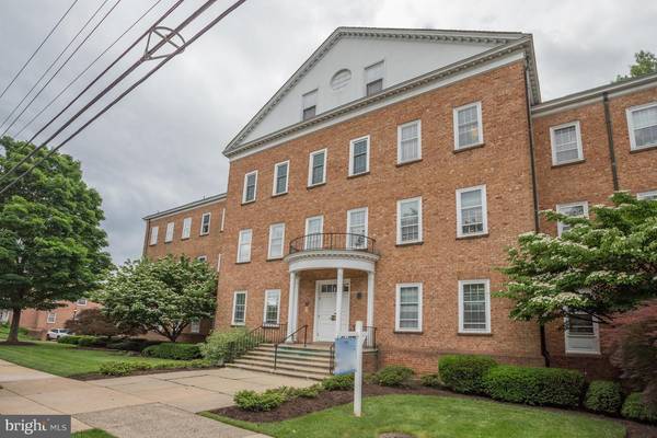 313 PARK AVE #300, Falls Church, VA 22046