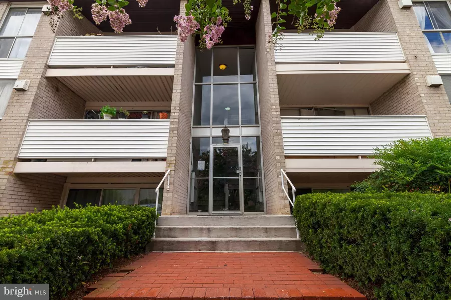 5606 BISMACH DR #202, Alexandria, VA 22312