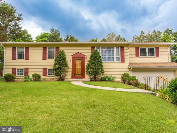 7918 BAYBERRY DR, Alexandria, VA 22306