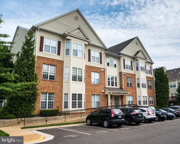 6476 CHEYENNE DR #204, Alexandria, VA 22312