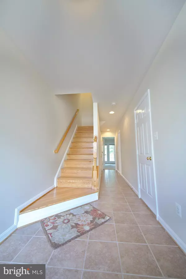 Lorton, VA 22079,8110 DOVE COTTAGE CT