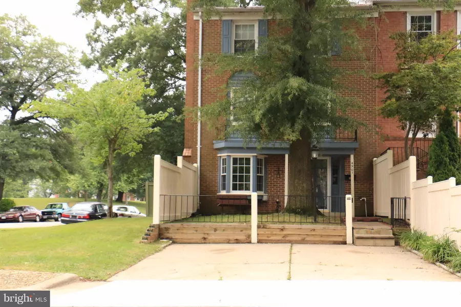 4501 SQUIREDALE SQ, Alexandria, VA 22309