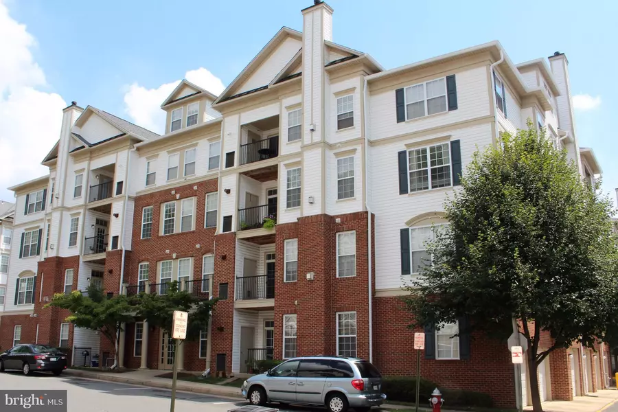 11623 CAVALIER LANDING CT #301, Fairfax, VA 22030