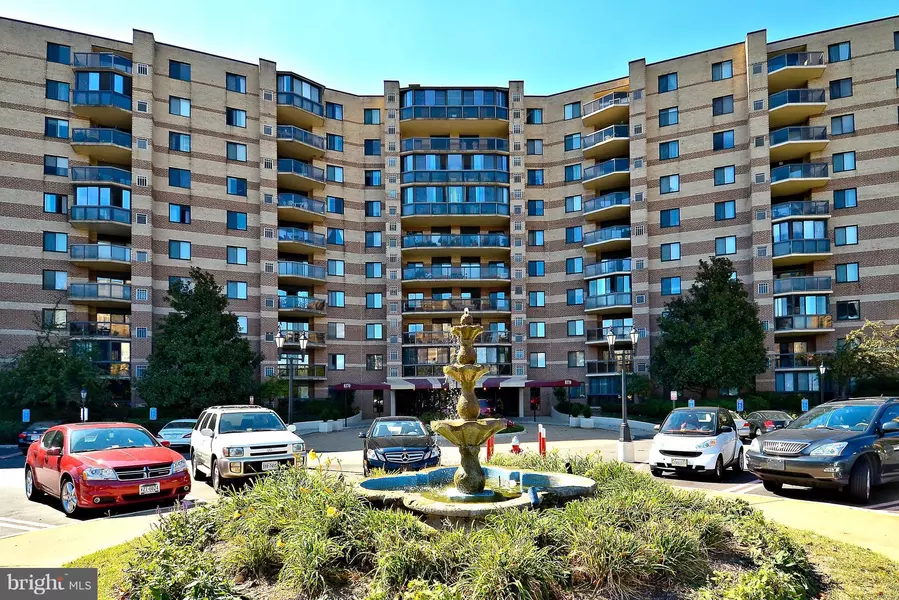 8360 GREENSBORO DR #401, Mclean, VA 22102