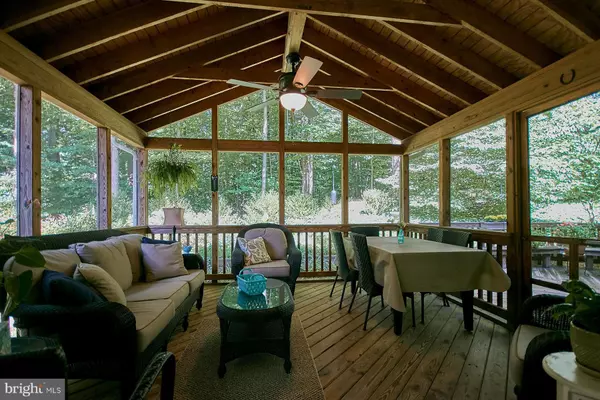 Fairfax Station, VA 22039,11533 CLARA BARTON DR