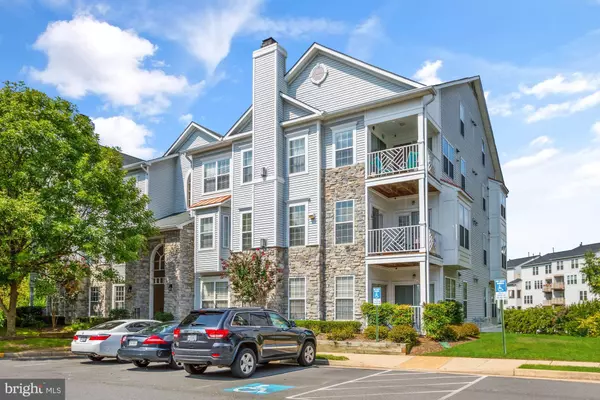 5924 FOUNDERS HILL DR #203, Alexandria, VA 22310