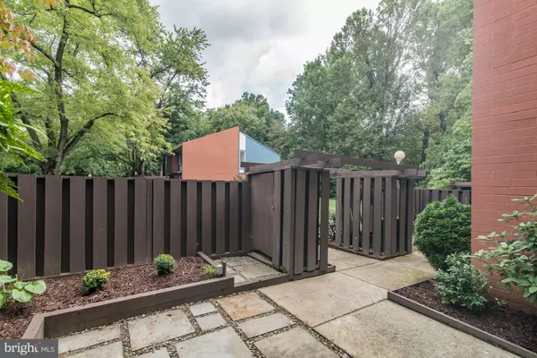 Reston, VA 20190,1339 NORTHGATE SQ