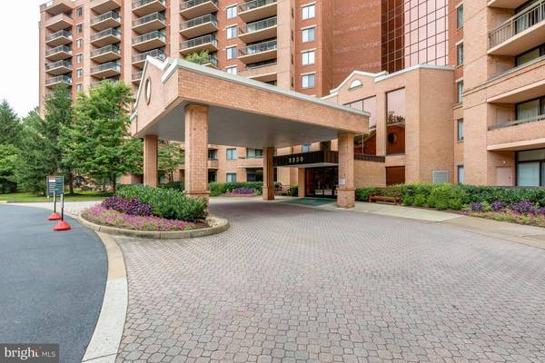 2230 GEORGE C MARSHALL DR #426, Falls Church, VA 22043