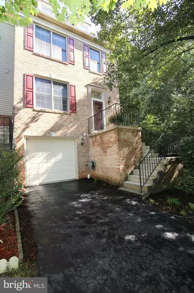 8800 EAGLE ROCK LN, Springfield, VA 22153