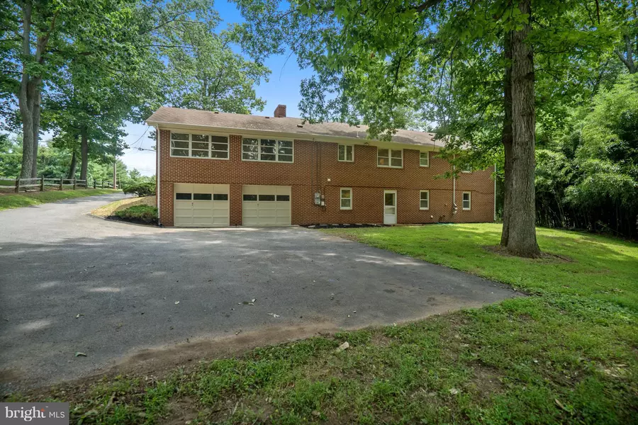 6146 RIDGE RD, Mount Airy, MD 21771