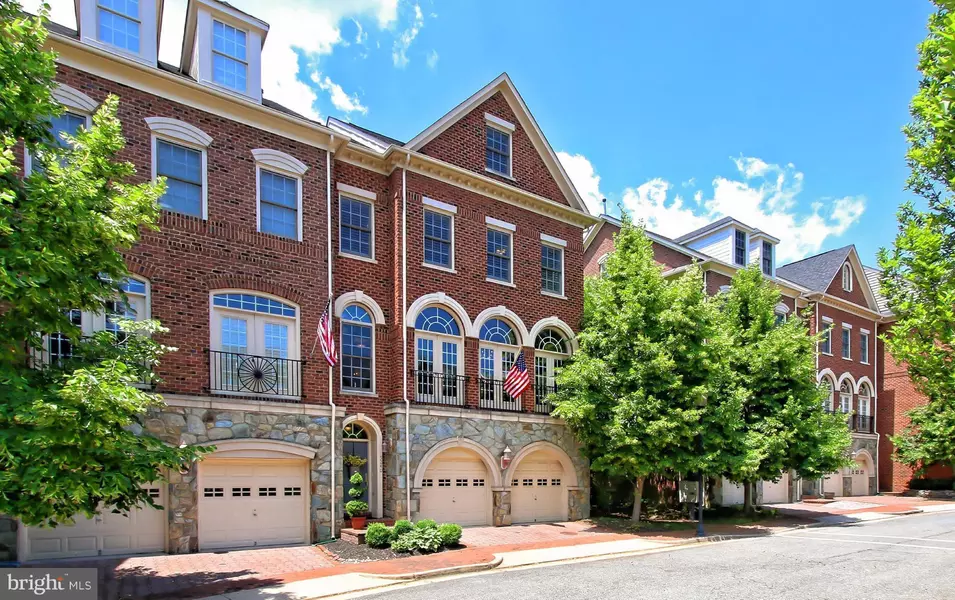 5240 BESSLEY PL, Alexandria, VA 22304