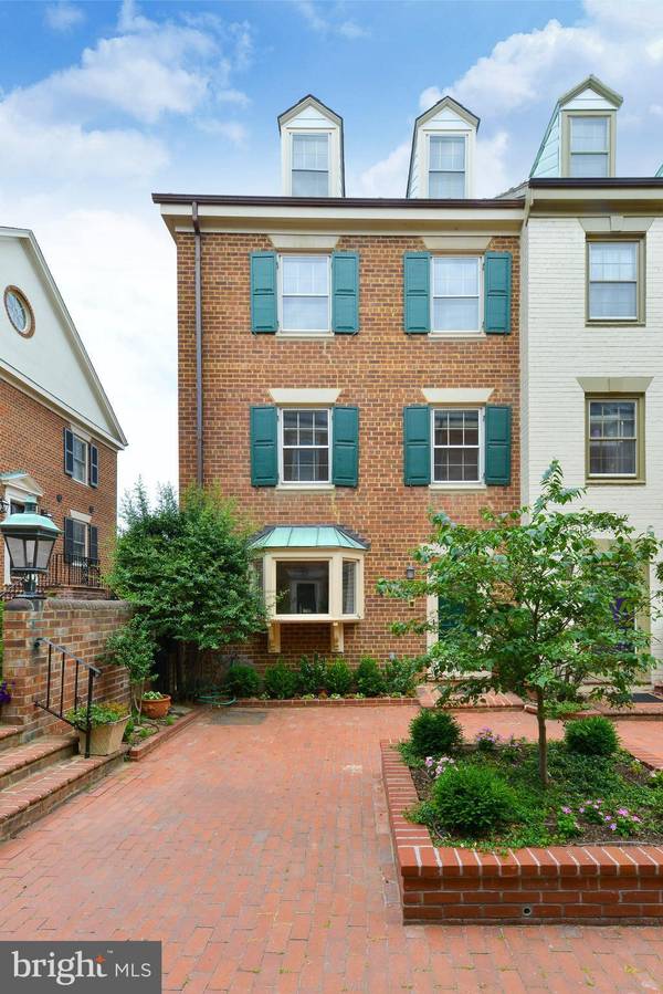 107 CAMERON MEWS, Alexandria, VA 22314