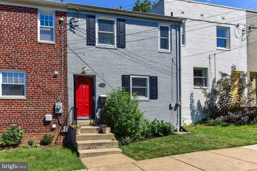 249 BURGESS AVE, Alexandria, VA 22305