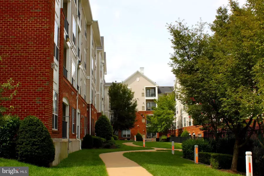 4854 EISENHOWER AVE #251, Alexandria, VA 22304