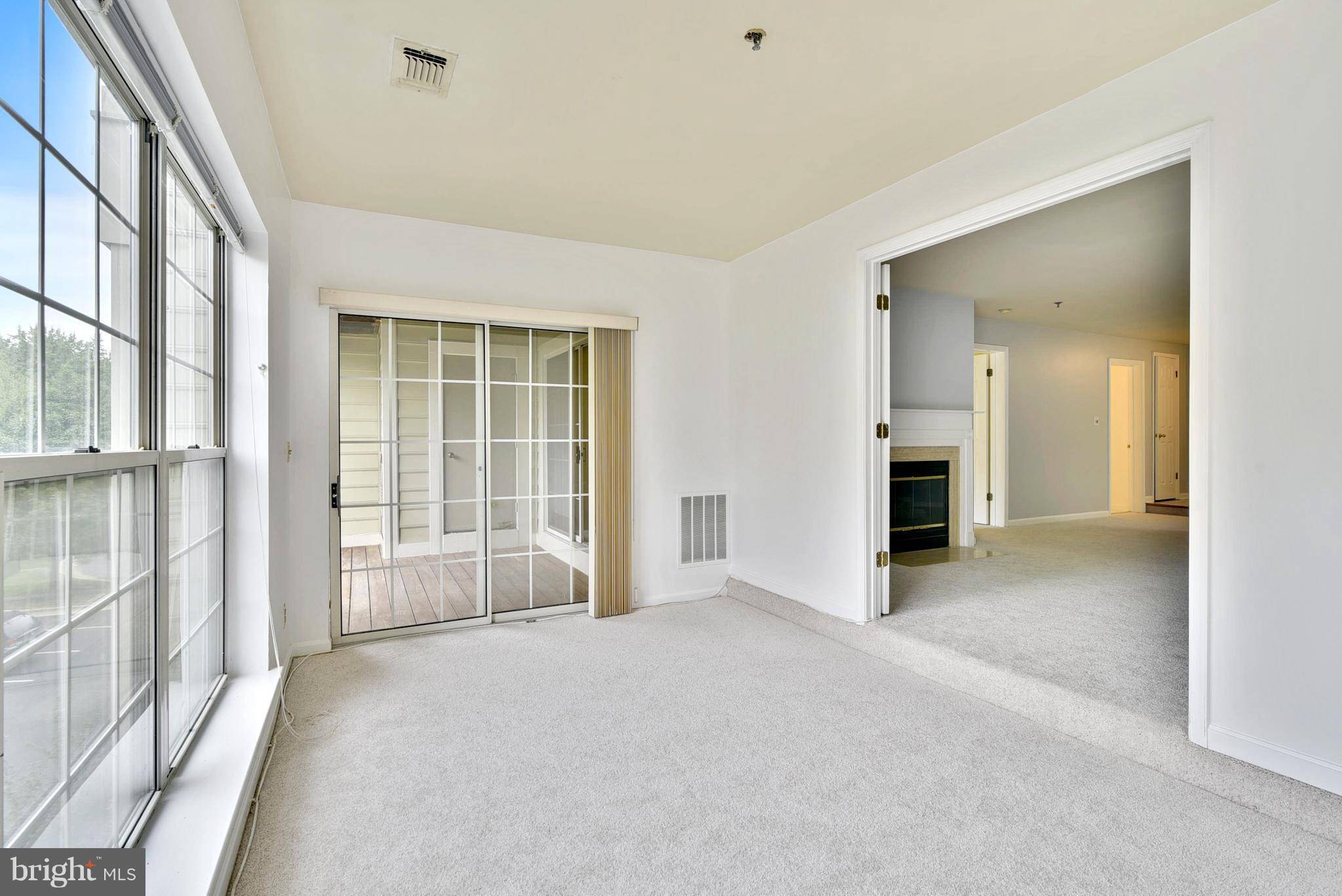 Alexandria, VA 22314,1100 QUAKER HILL DR #326