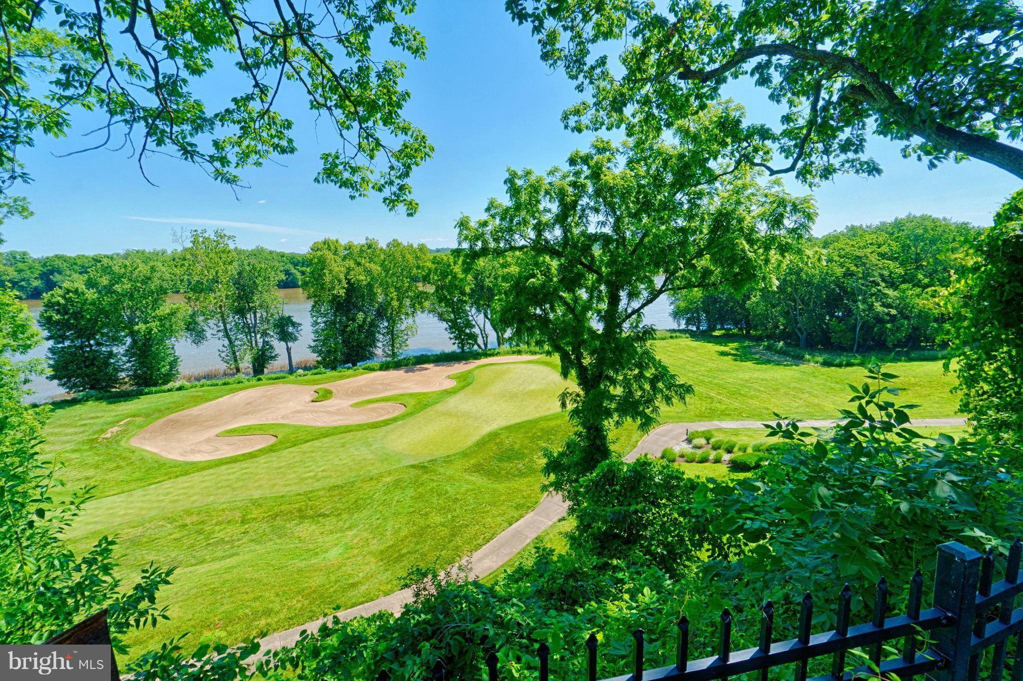 Leesburg, VA 20176,18324 FAIRWAY OAKS SQ