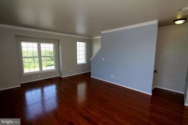 Chantilly, VA 20152,25307 CROSSFIELD DR