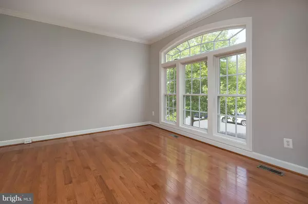 Chantilly, VA 20152,43063 GOLF VIEW DR